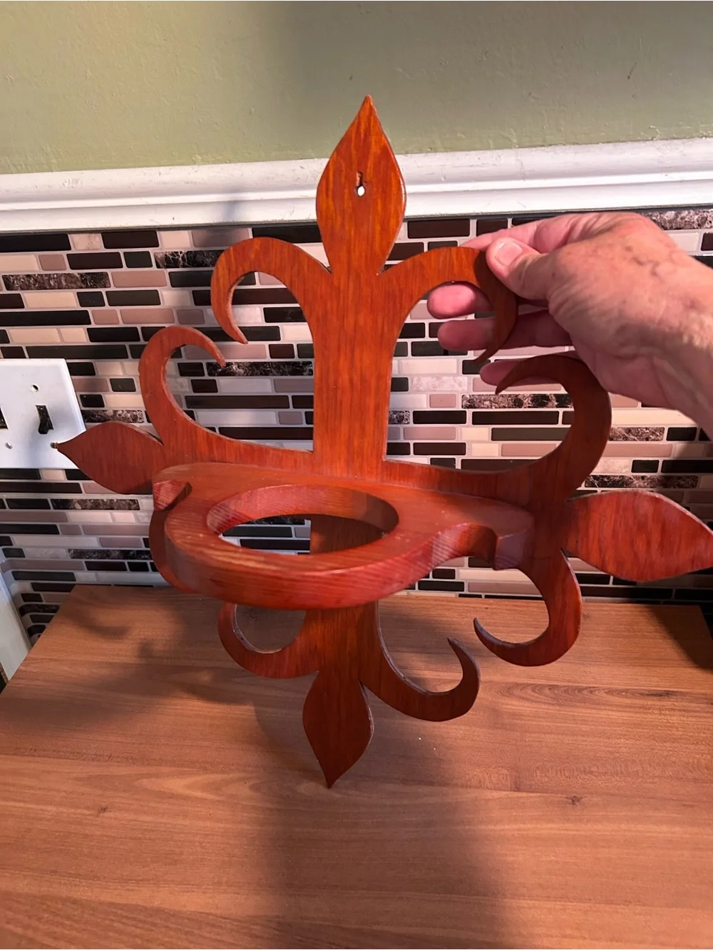 Vintage Decorative Wooden Fleur-de-Lis Wall Planter Accent in Warm Brown